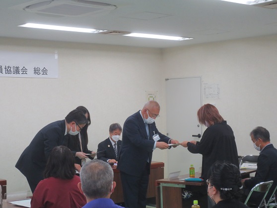 委嘱書を交付しました
