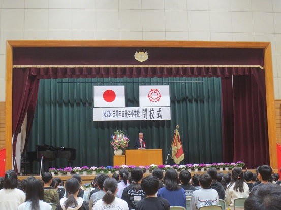 あいさつの様子