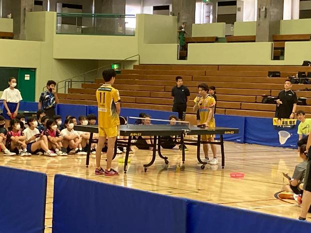 プロ選手から直接指導を受けていました