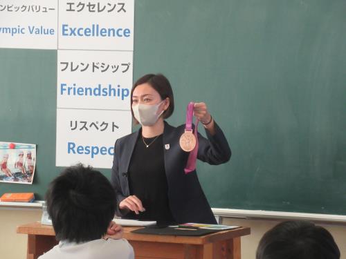 加藤 ゆか 氏