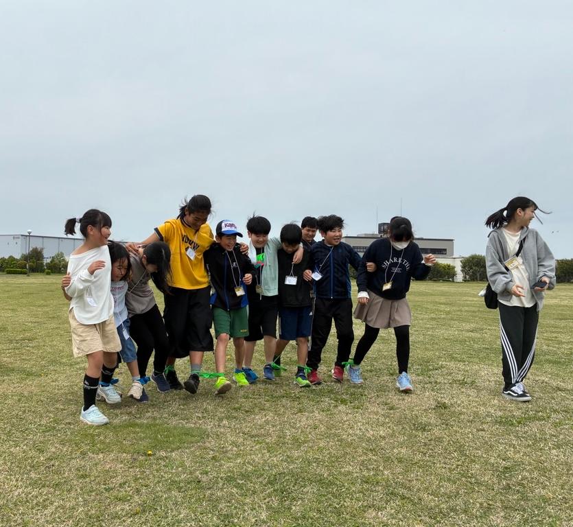 10人11脚