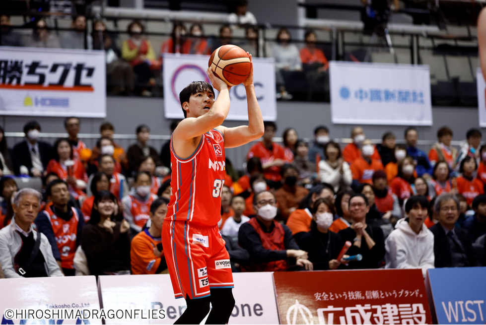 試合中の山崎選手