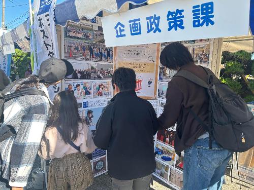 ホストタウンパネルクイズの様子