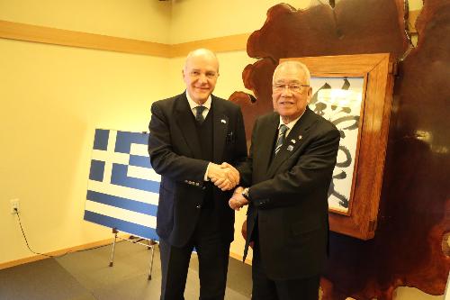 駐日ギリシャ大使と三郷市長