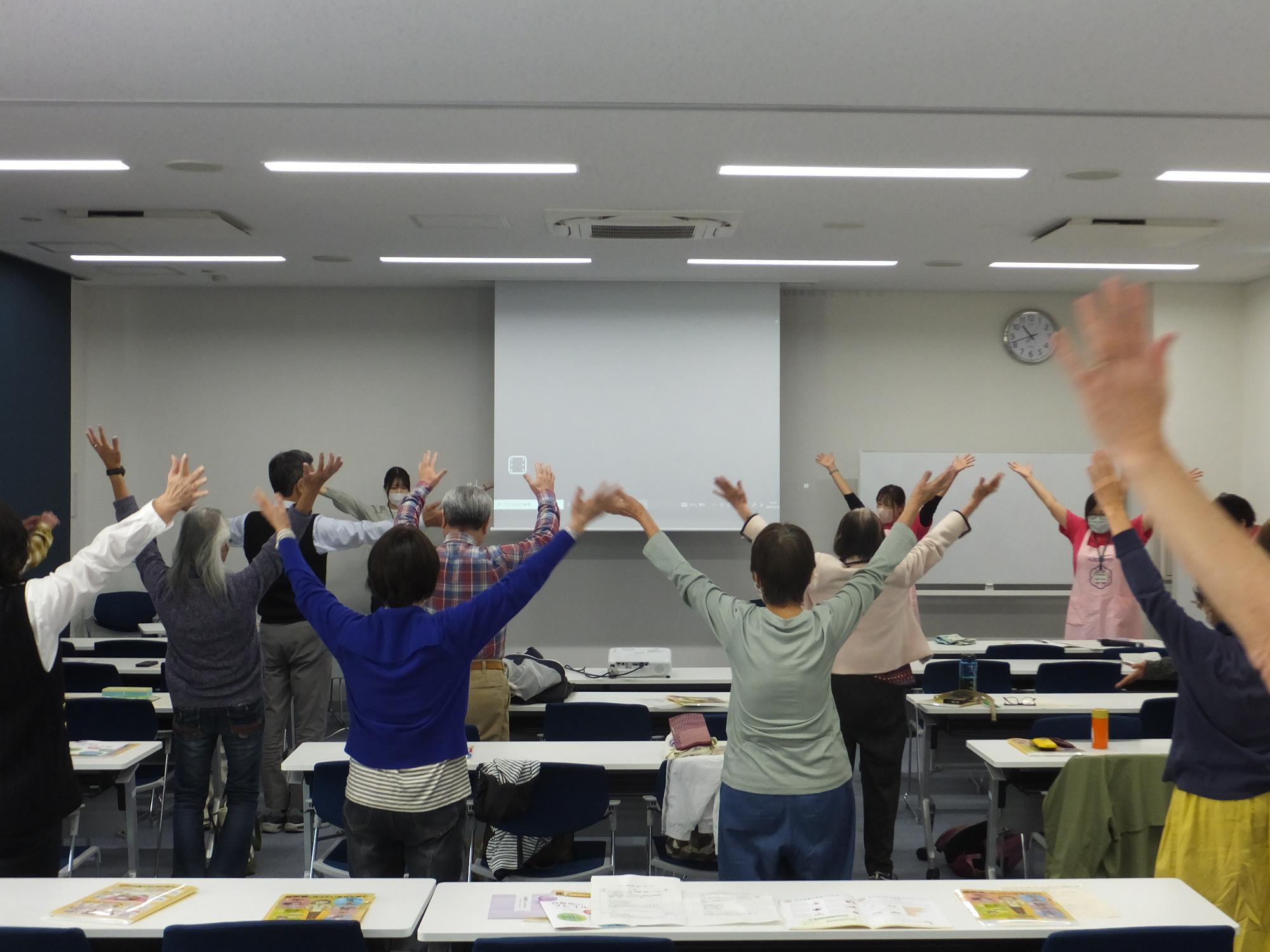 すこやかみさと健康体操の様子