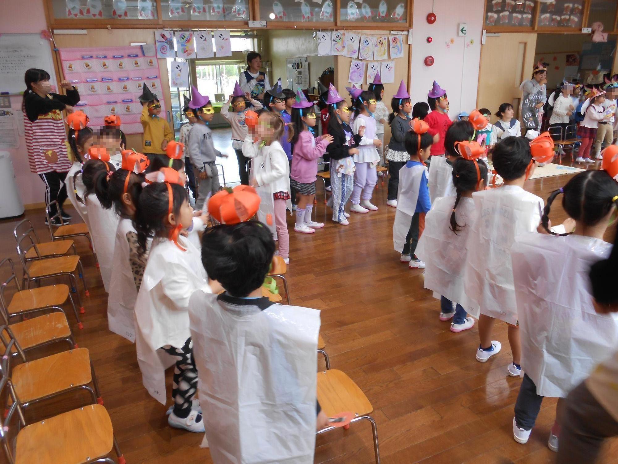 最後はみんなでダンスをしました。