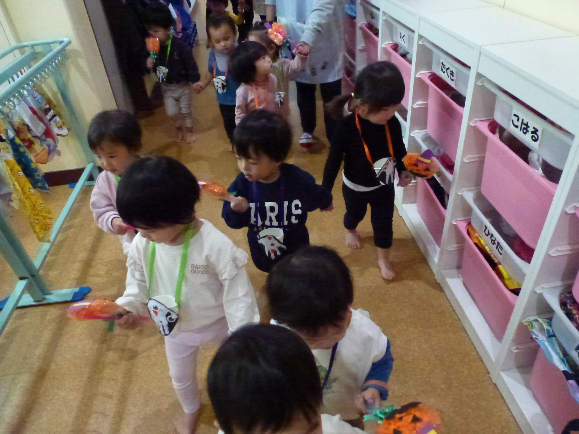 ほし組がハロウィンを楽しむ様子