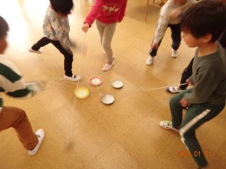 狙うはお皿！！！