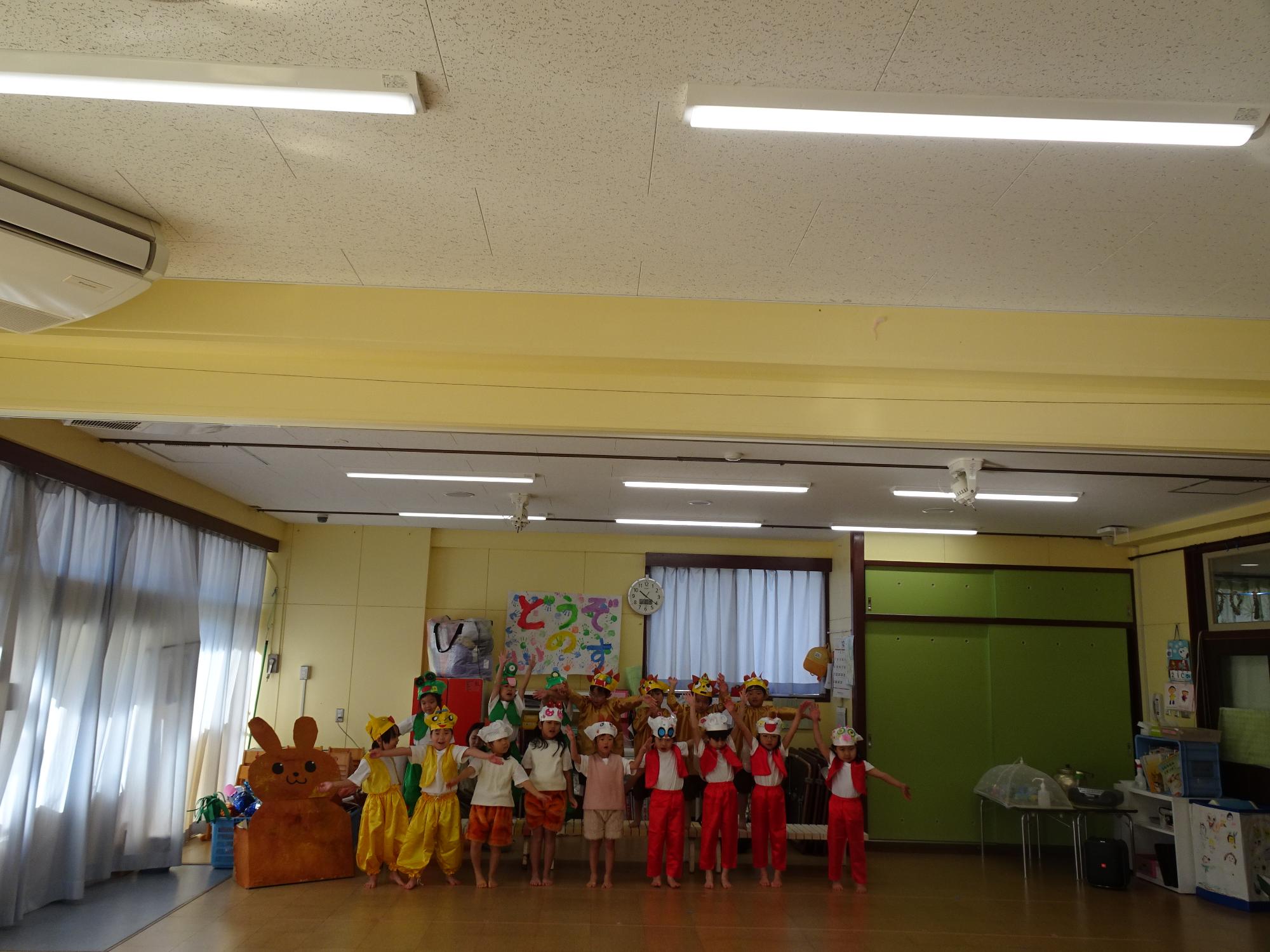 ゆき組が発表会を楽しむ様子