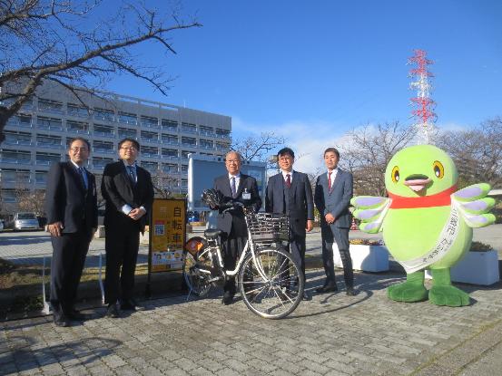 市役所にもサイクルステーションを設置しています