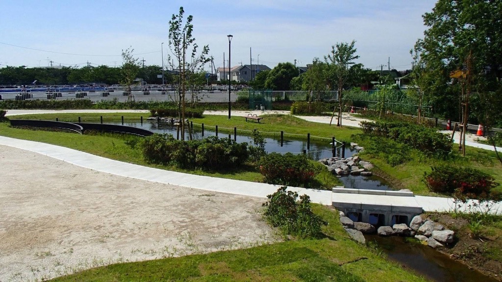 二郷半彦郷きた公園（さんかく公園）
