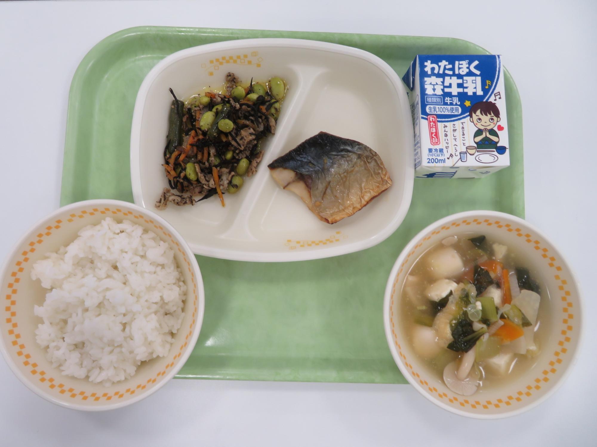 中学校献立写真（ご飯）