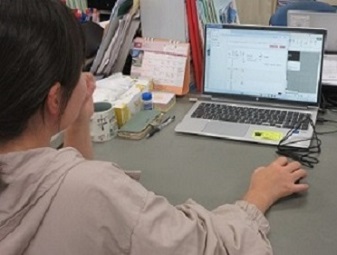 採点にかける教員