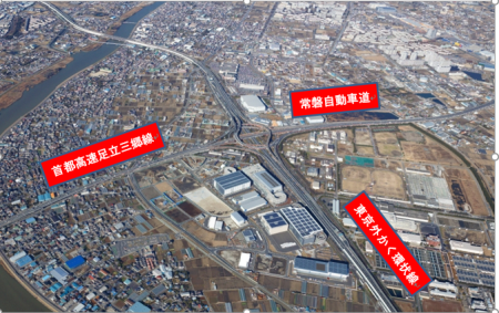 首都高速足立三郷線 常盤自動車道 東京外かく環状線の道路が四方に伸びている三郷ジャンクション周辺を写した上空写真
