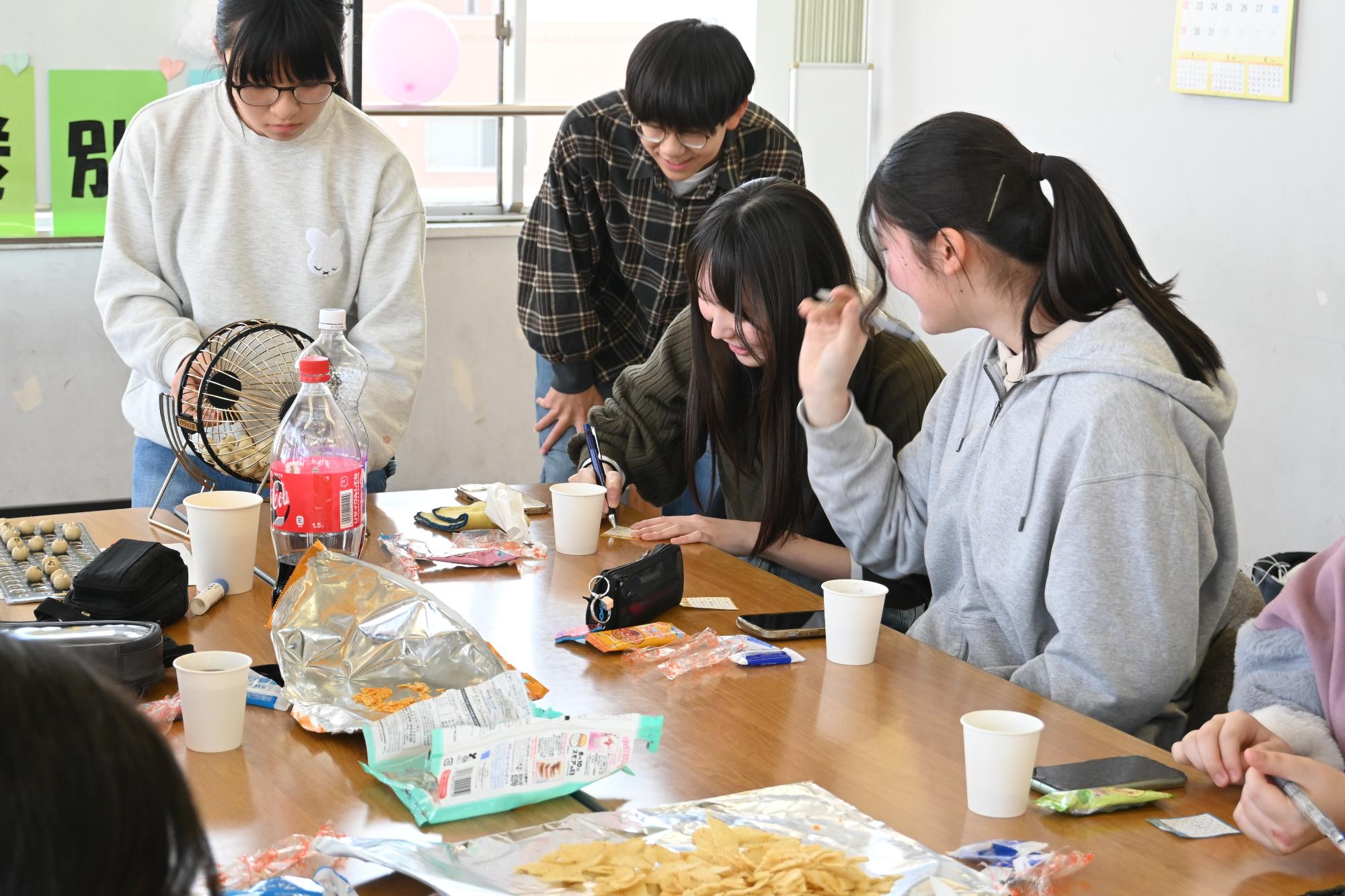 MJLC送別会 ビンゴ大会の様子2