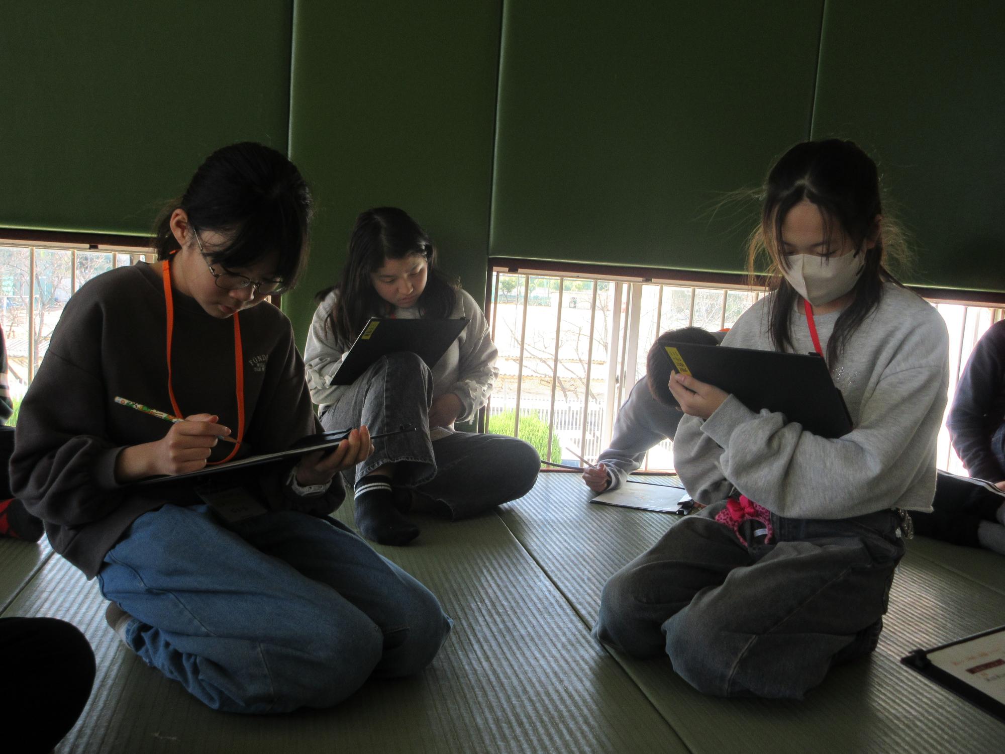 グループワークを行う参加者