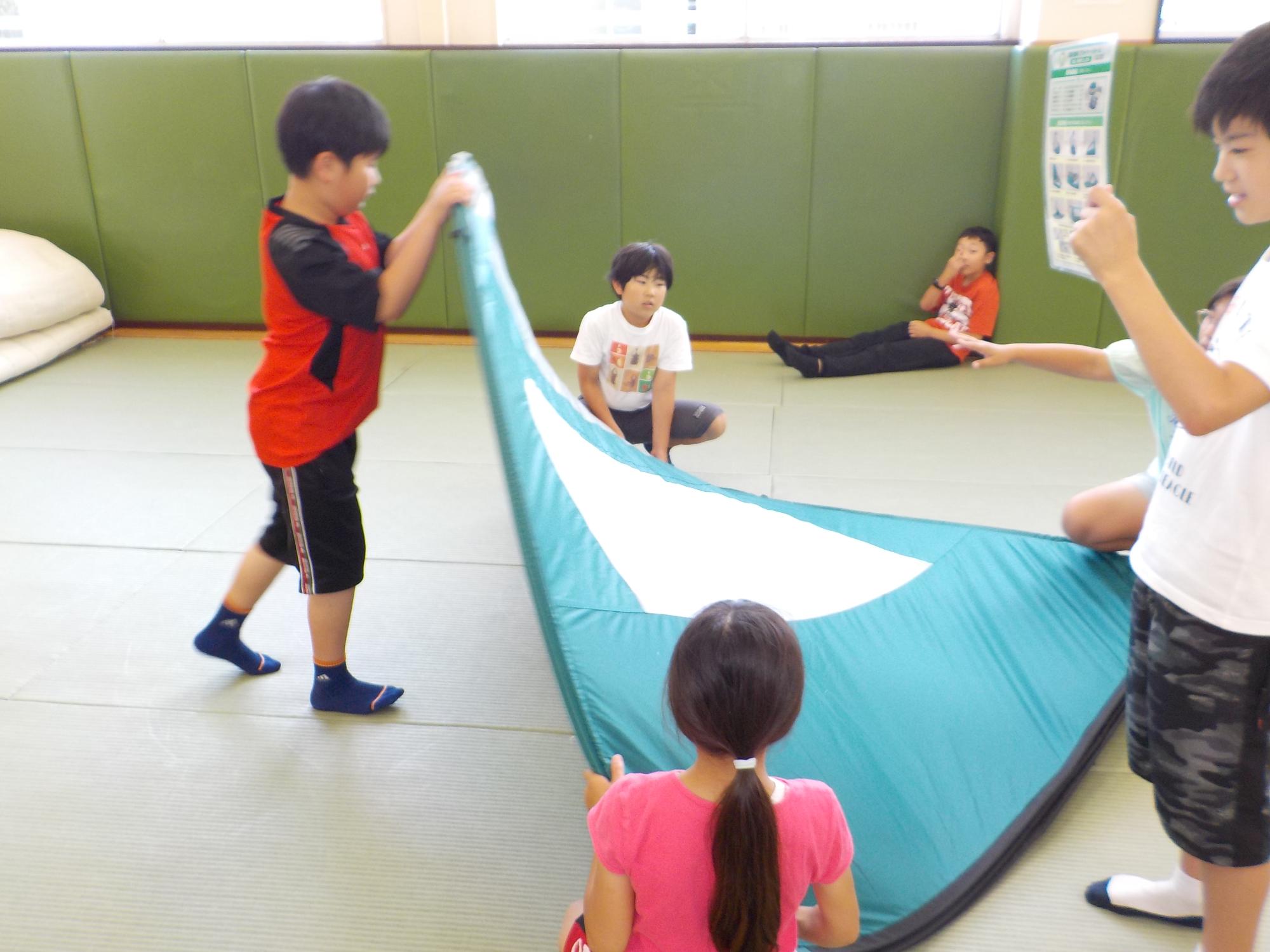 非常用テント設営の様子2