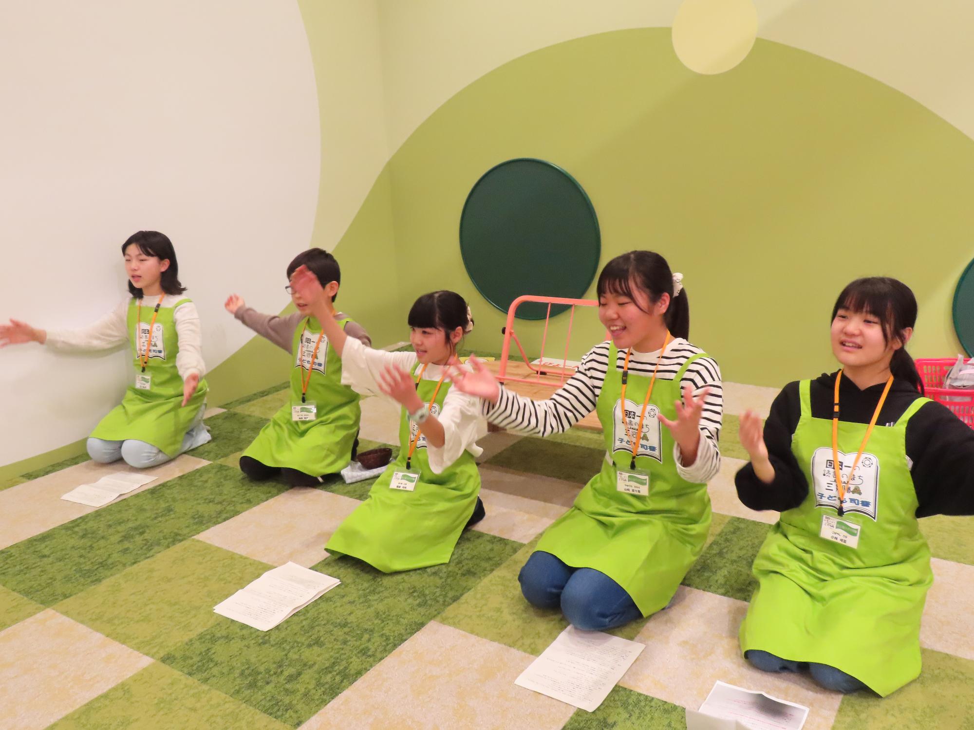 子ども司書の様子