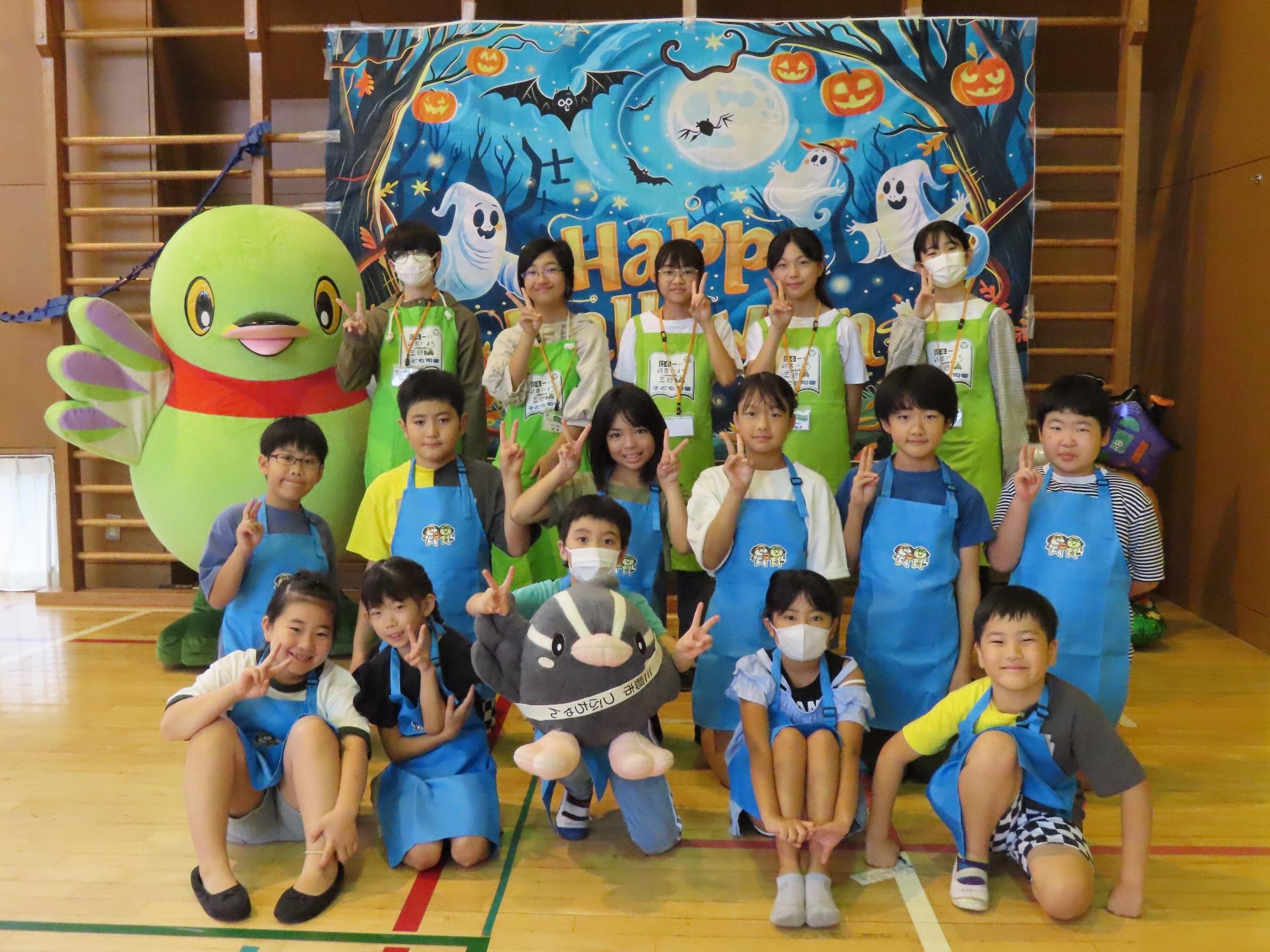 高州小学校での子ども司書おはなし会の様子
