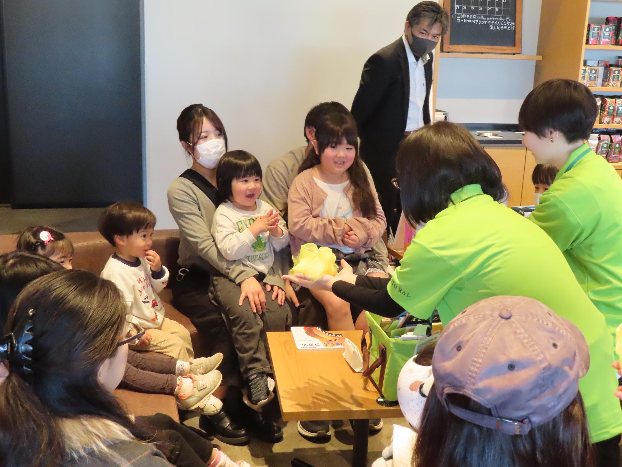 お手伝いの様子