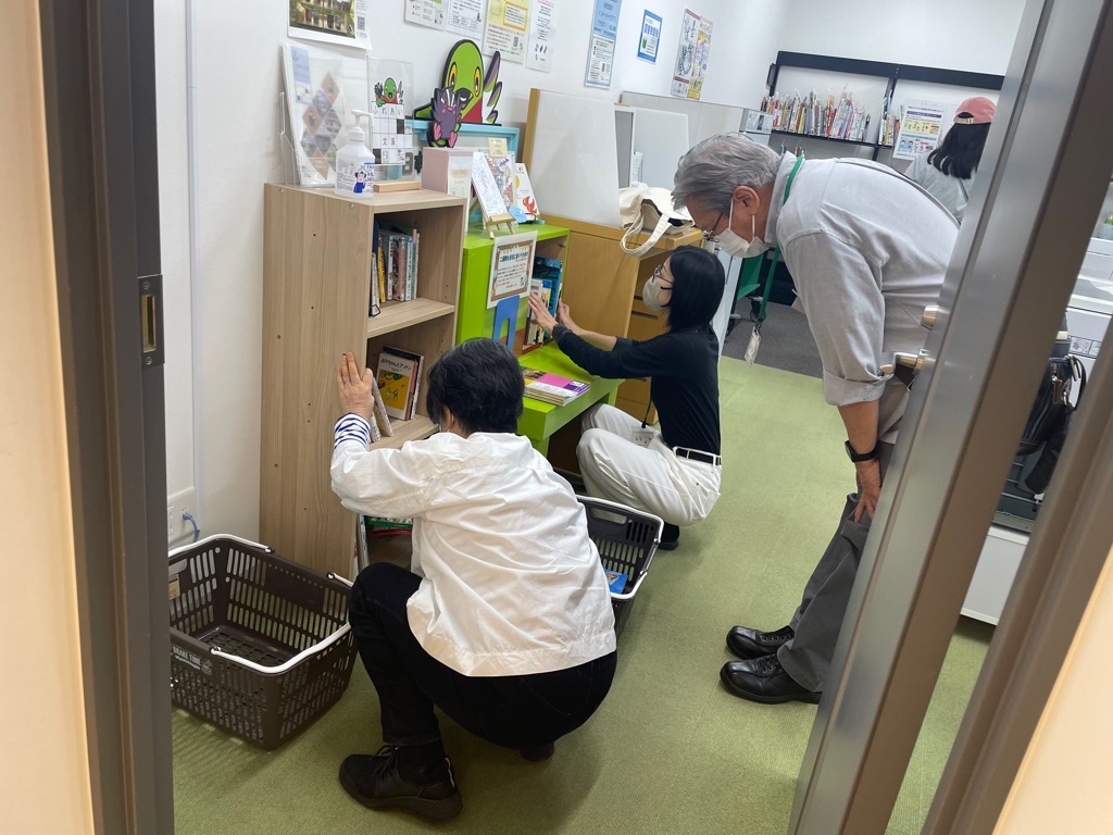 三郷中央におどりプラザでの入れ替えの様子