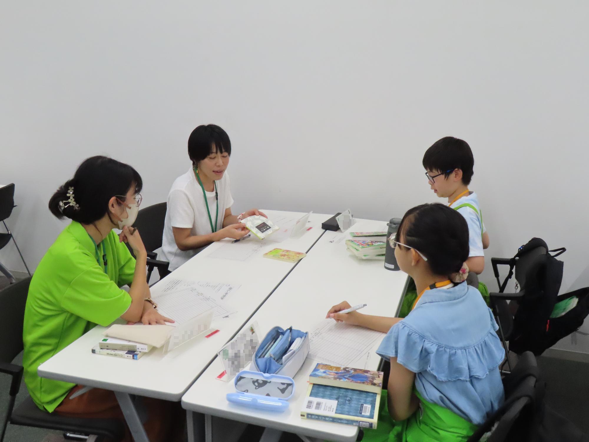 推し本交流会の様子