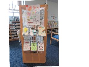 市立図書館の企画展示の様子